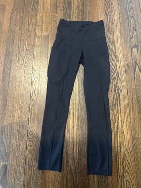 lululemon athletica Black High-Rise Leggings with pockets 21” size 0